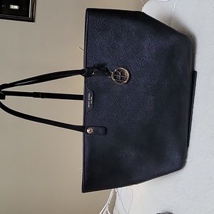 Henri Bendel Saffiano Large Blk Shoulder Bag